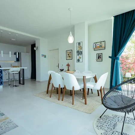 Villa Family In Coast