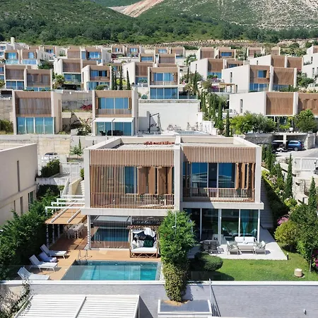 Villa Family In Coast *